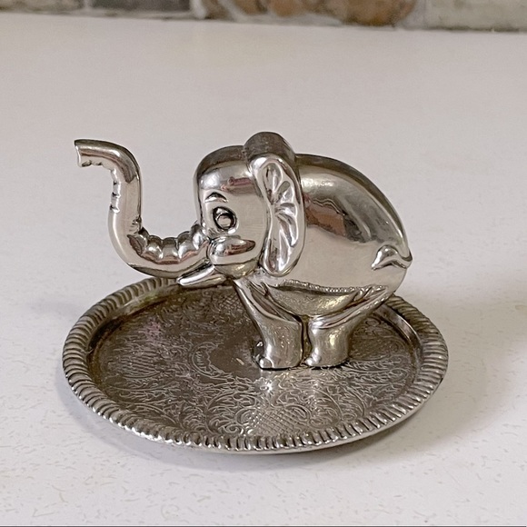 Vintage Zinc alloy silver elephant ring holder - Picture 1 of 6
